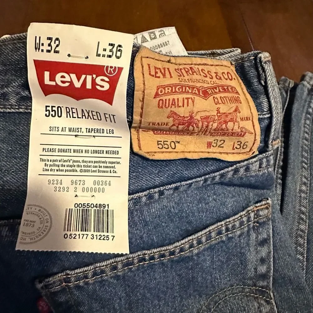 Levi's Men's 550 Relaxed Fit Straight Leg Tapered New With Tags Size 32x36